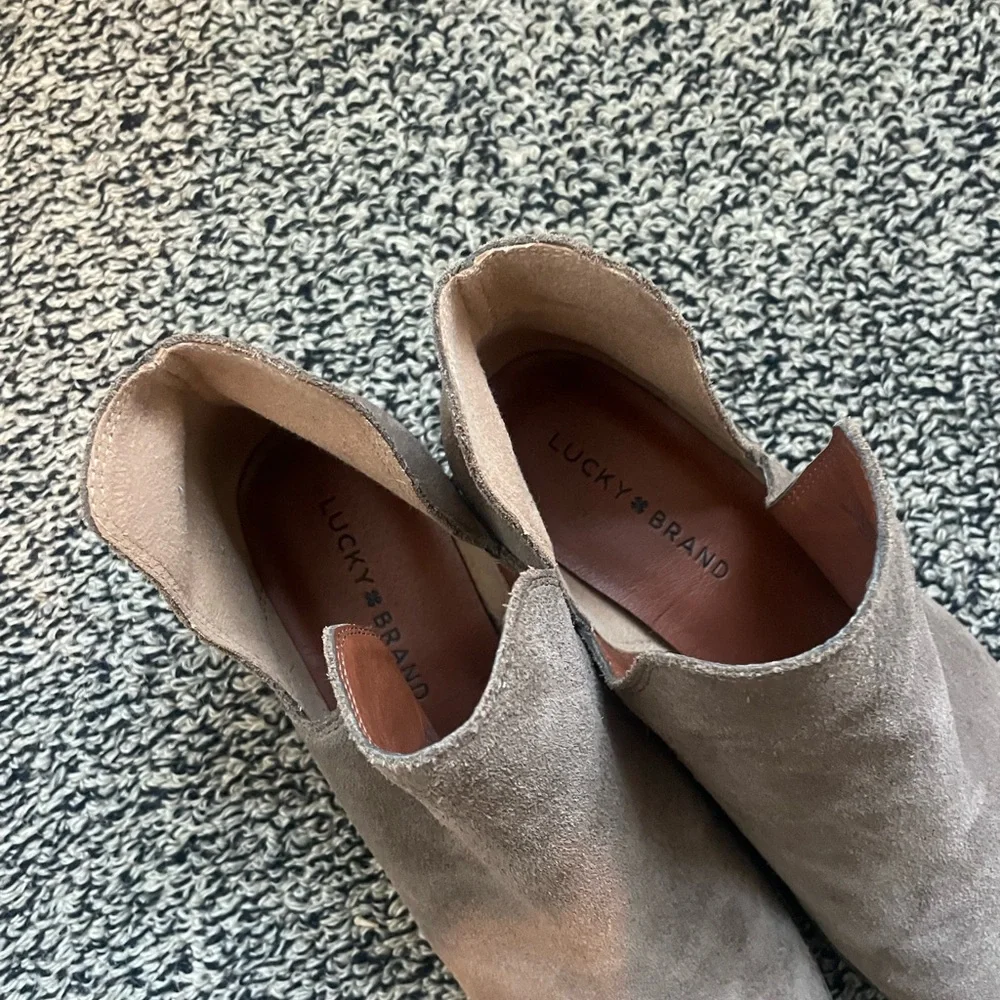 Lucky Brand Brown Suede Fall Booties Women’s Size 8.5 - Picture 2 of 6